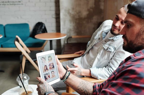 Les rencontres LGBT facilitées : quel site choisir?