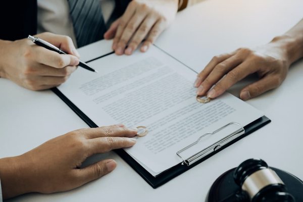 Comment se déroule la procédure de divorce avec un avocat à Toulouse?