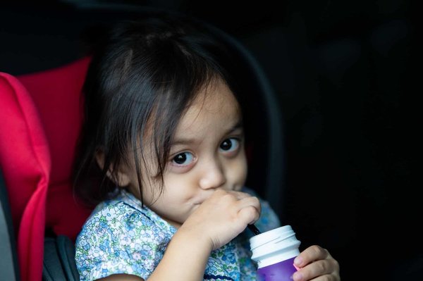 La gourde à paille pour enfant : quels sont les avantages en l'utilisant ?