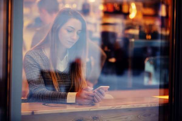 Comment la culture du café a-t-elle influencé la littérature et l'art en Europe ?